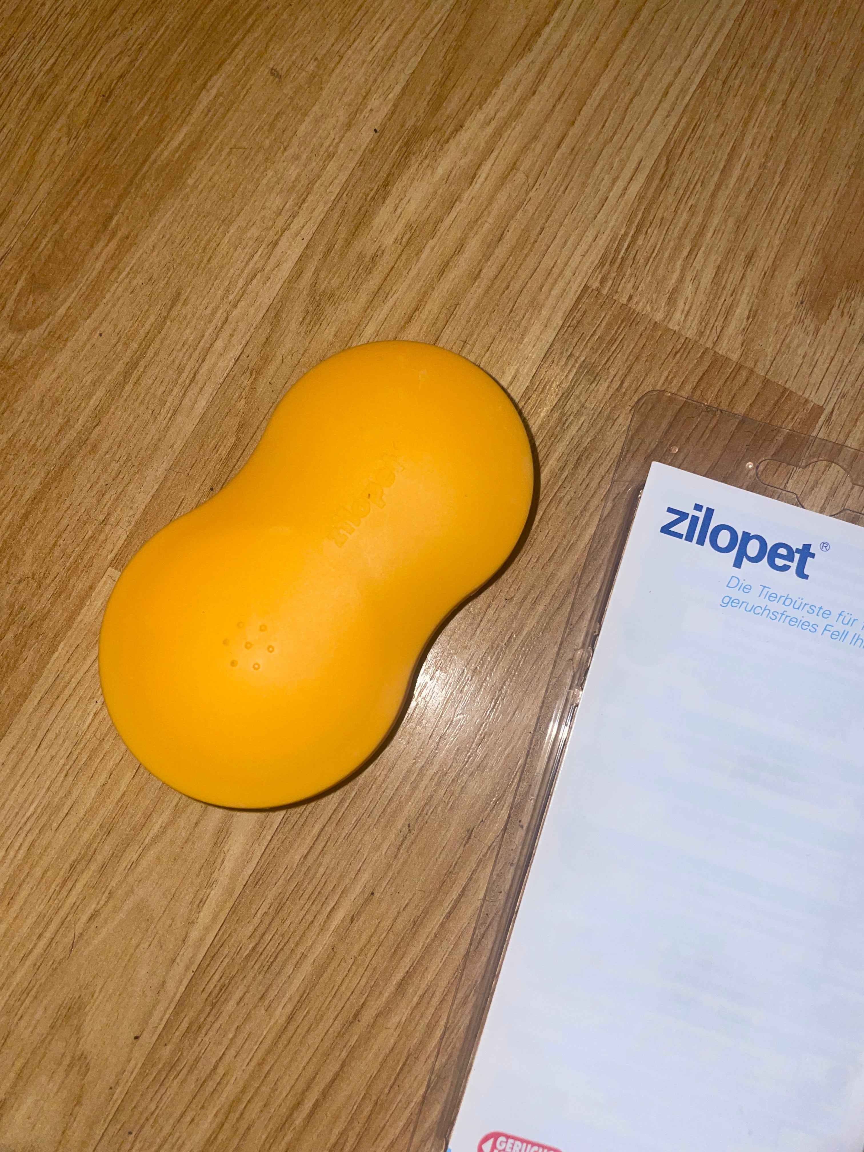 Zilopet Dog Deodorizing Grooming Brush Tool